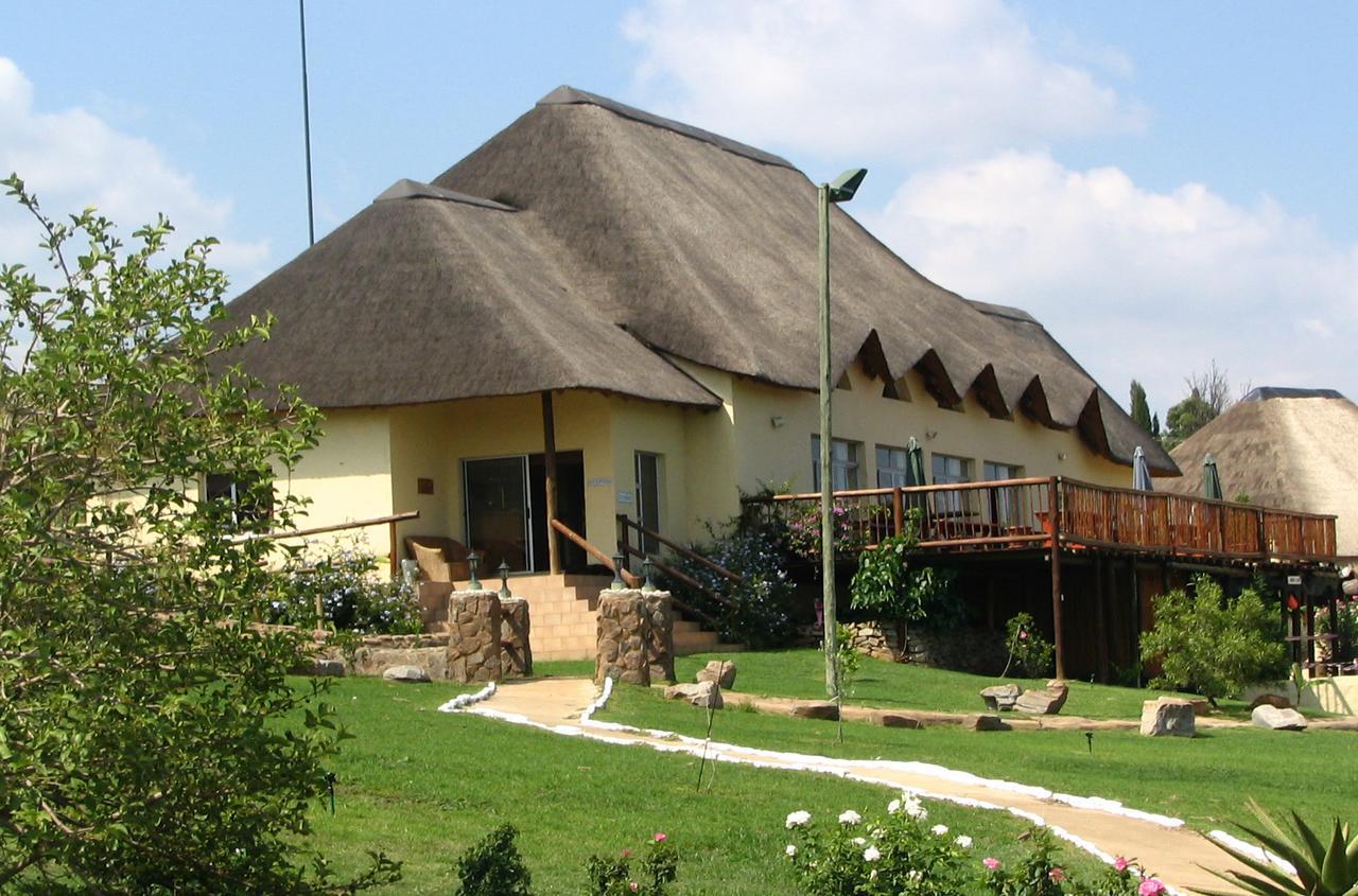 The Nutbush Boma Lodge Hekpoort Екстер'єр фото