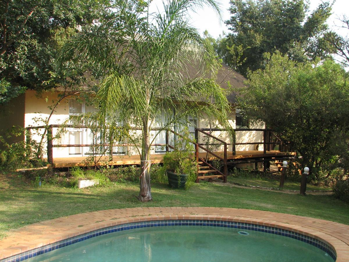The Nutbush Boma Lodge Hekpoort Екстер'єр фото